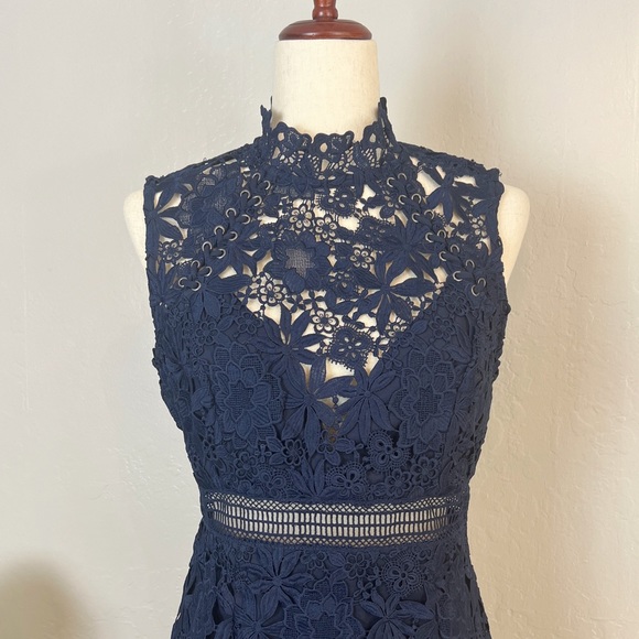 ✖️SOLD✖️•BARDOT• Paris Lace Sleeveless Bodycon Dress Midnight Navy Blue Size 6 - Picture 5 of 15